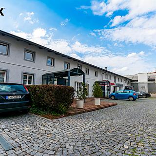 Pronájem kanceláře 206 m&sup2; Hradec Králové