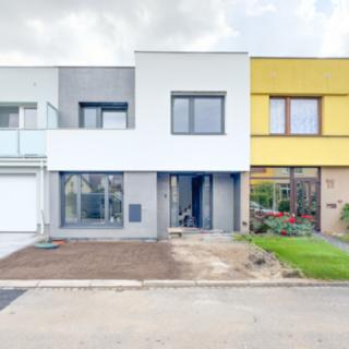 Prodej rodinného domu 132 m² Hradec Králové Plotiště nad Labem, Zahrádkářská