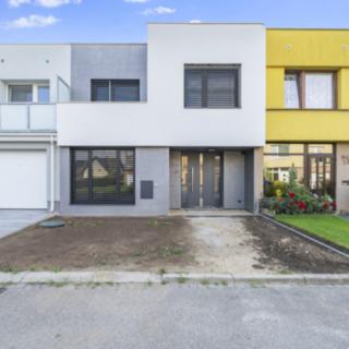 Prodej rodinného domu 132 m² Hradec Králové Plotiště nad Labem, Zahrádkářská