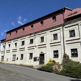 Prodej hotelu a penzionu 1 050 m² Týnec