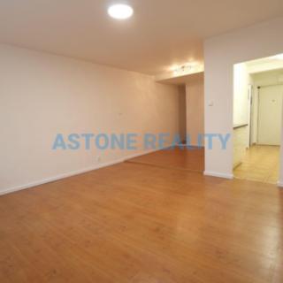 Prodej bytu 1+kk a garsoniéry 35 m² Praha Prosek, Pískovcová