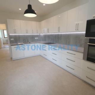 Pronájem bytu 3+1 88 m² Praha
