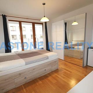Pronájem bytu 2+kk 75 m² Praha