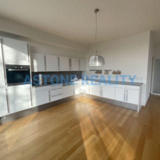 Pronájem bytu 2+kk 89 m² Praha