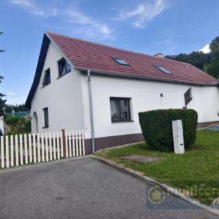 Prodej rodinného domu 320 m² Hlubočany