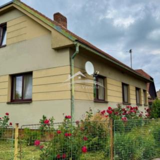 Prodej rodinného domu 100 m² Vinary