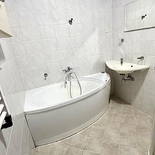 Prodej bytu 4+1 87 m² Žirovnice, Babory