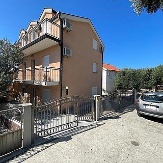 Prodej rodinného domu, 204m²