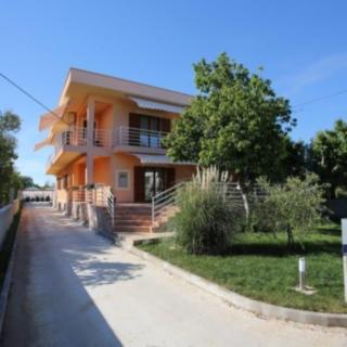 Prodej rodinného domu, 398m²