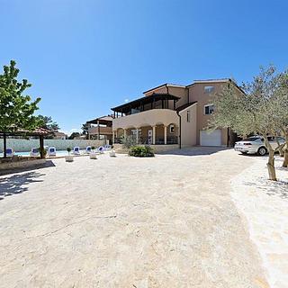 Prodej rodinného domu, 476m&sup2;