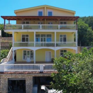 Prodej rodinného domu, 308m²