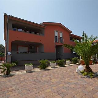 Prodej rodinného domu, 300m²