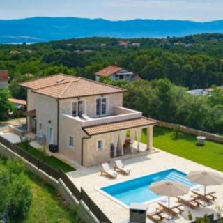 Prodej vily, 168m²