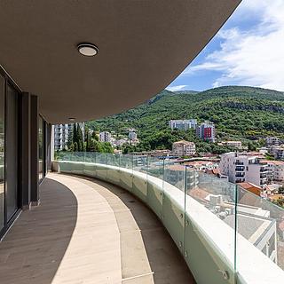 Prodej bytu 3+kk 127 m² v Černé Hoře