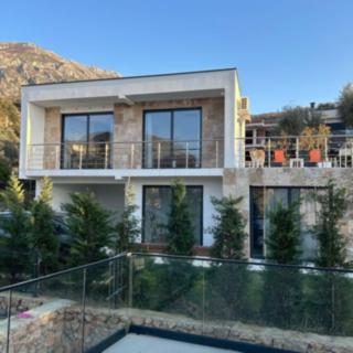 Prodej rodinného domu, 184m²