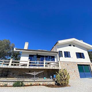 Prodej rodinného domu, 198m²