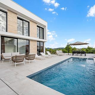 Prodej rodinného domu, 182m²