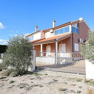 Prodej rodinného domu, 92m²