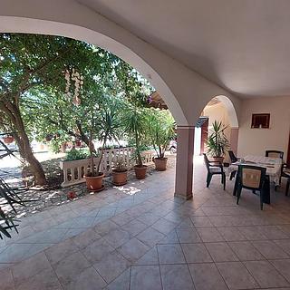 Prodej rodinného domu, 272m²