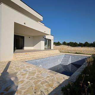 Prodej rodinného domu, 291m²