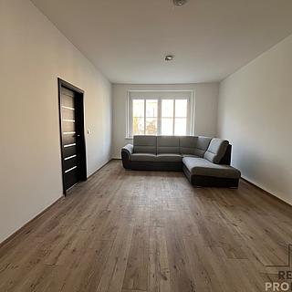 Pronájem bytu 2+1 68 m² Kladno