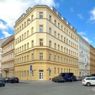 Pronájem kanceláře 91 m² Praha