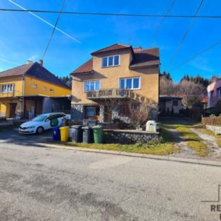 Prodej rodinného domu 294 m² Křtiny