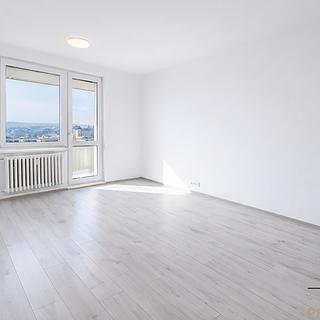 Prodej bytu 3+1 70 m&sup2; Znojmo
