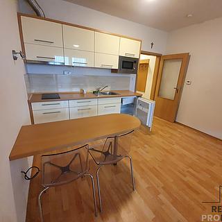Pronájem bytu 1+kk, garsoniery 38 m² Kroměříž