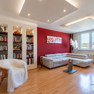 Prodej bytu 3+1 72 m² Hustopeče, Masarykovo nám.