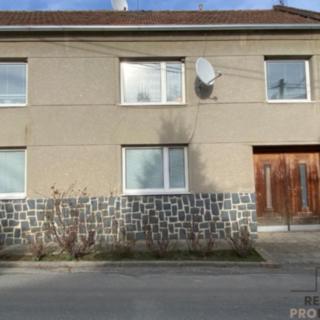 Prodej rodinného domu 280 m² Slatinky