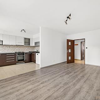 Pronájem bytu 3+1 72 m² Pardubice Polabiny, Partyzánů