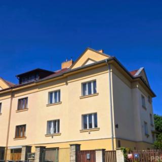 Prodej činžovního domu 390 m² Praha Žižkov, V domově