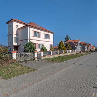 Prodej hotelu a penzionu 405 m² Šumná