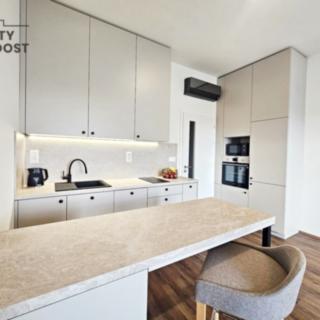 Pronájem bytu 1+kk a garsoniéry 40 m² Brno Komárov, Komárovská
