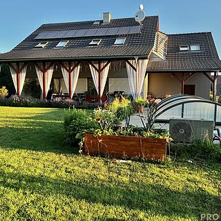 Prodej rodinného domu 340 m&sup2; Hradečno