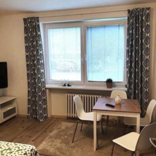 Pronájem bytu 1+1 34 m² Velká nad Veličkou