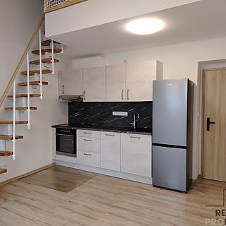 Pronájem bytu 3+kk 65 m² Znojmo, nám. Kpt. Otm. Chlupa