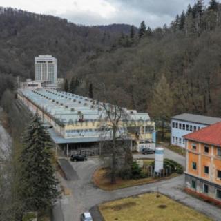 Pronájem skladu 254 m² Adamov