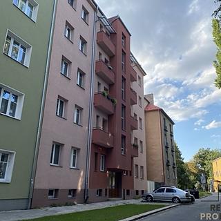 Pronájem bytu 2+1 80 m² Olomouc
