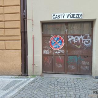 Pronájem parkovacího místa 15 m² Praha