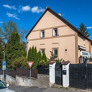 Prodej rodinného domu 182 m&sup2; Praha