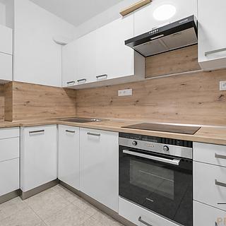 Pronájem bytu 3+1 65 m&sup2; Pardubice