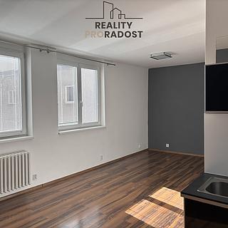 Pronájem bytu 1+kk a garsoniéry 35 m² Ostrava Moravská, 30. dubna
