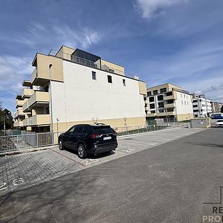 Pronájem parkovacího místa 15 m² Olomouc Neředín, Frištenského