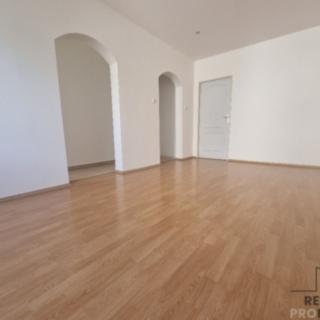 Pronájem bytu 3+1 74 m² Kladno