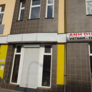 Pronájem obchodu 26 m² Pardubice Bílé Předměstí, Štrossova