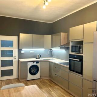 Pronájem bytu 2+1 74 m² Praha Žižkov, Ševčíkova