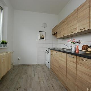 Pronájem bytu 2+1 55 m² Hodonín, Družstevní čtvrť