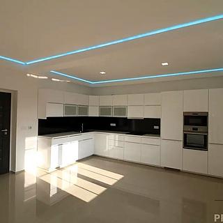 Pronájem bytu 4+kk 107 m&sup2; Praha